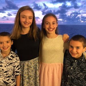 Meet your Posher, Amelia